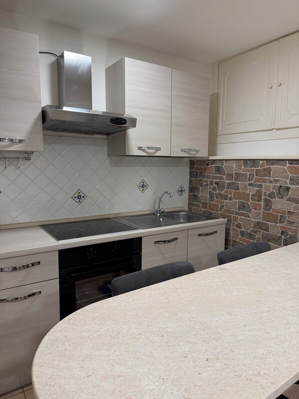 Oven, stovetop