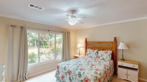 3 makuuhuonetta, silitysrauta/-lauta, ilmainen Wi-Fi, vuodevaatteet