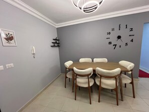 Dining - Charming 2-bedroom apartment with AC, WiFi in enchanting Cairo Governorate (Cairo Governorate)