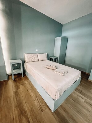 Comfort Studio Suite | Desk, free WiFi