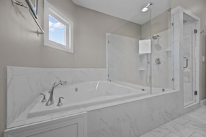 Shower, hair dryer, towels - Topsail Getaway #194 – Oceanfront Luxury in Hampton Colony (North Topsail Beach)