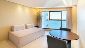 Luksussuite | Utsikt mot strand/hav