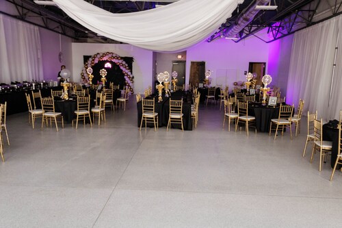 Soothing Event Space with WiFi in vibrant Dallas, Ga