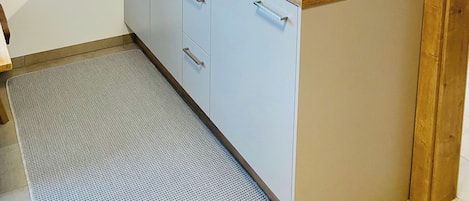 Kühlschrank, Ofen, Herdplatte, Geschirrspüler