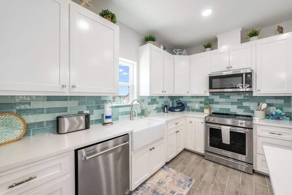 Fridge, microwave, oven, stovetop