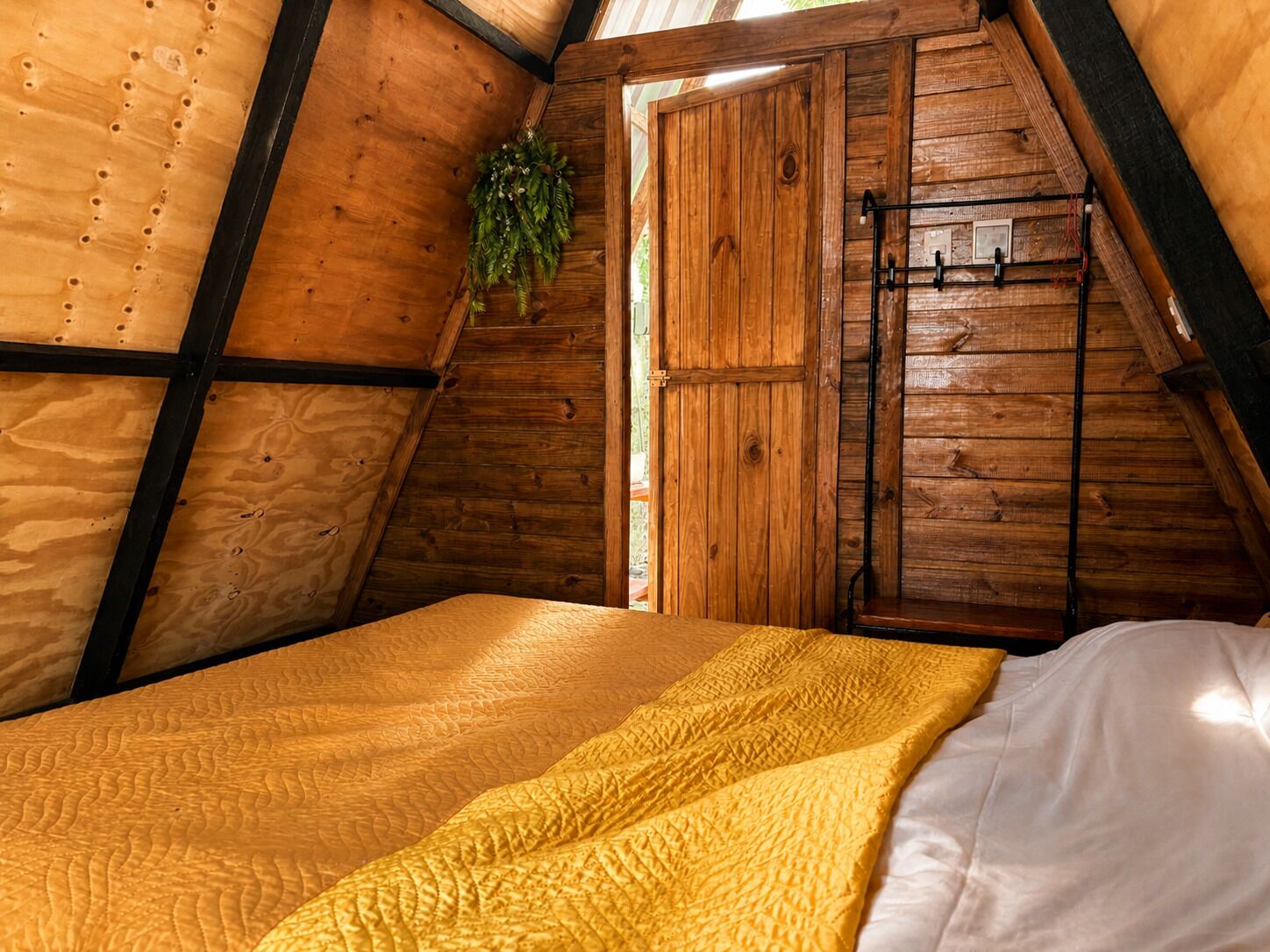 Deluxe Cabin | Free WiFi, bed sheets
