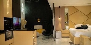 Luxury Apartment, Balcony, City View | 1 bedroom, in-room safe, desk, laptop workspace