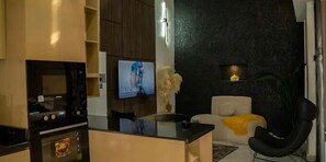 Luxury Apartment, Balcony, City View | 1 bedroom, in-room safe, desk, laptop workspace