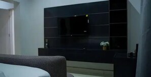 Luxury Apartment, Balcony, City View | 1 bedroom, in-room safe, desk, laptop workspace