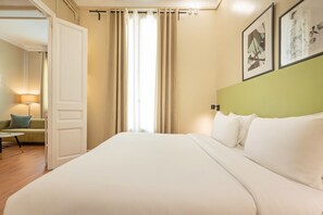 5 bedrooms, desk, iron/ironing board, free WiFi - Sweett | Sepulveda 2C (Barcelona)