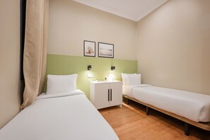 5 chambres, bureau, fer et planche à repasser, accès au Wi-Fi (inclus)