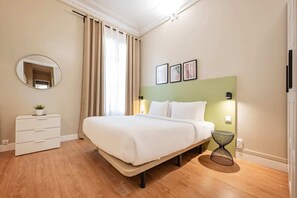 5 bedrooms, desk, iron/ironing board, free WiFi