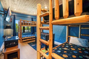 Room - Luxe Cabin W Indoor Pool・Spacious Cabin, Sleeps 10 (Sevierville)