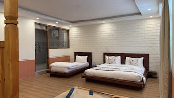 Family Room | 1 bedroom, desk, laptop workspace, free WiFi