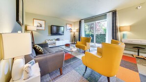 Unclassified image, 2 of 37, button - Modern Home Between Seattle, Tacoma & SEA Airport (Renton)