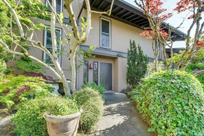 Apartment (1 Bedroom) | Interior - Modern Home Between Seattle, Tacoma & SEA Airport (Renton)