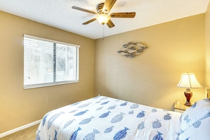 Apartment (2 Bedrooms) | Interior - Lakefront Osage Beach Condo: Main Channel View! (Osage Beach)