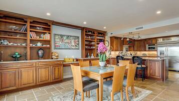 Nhà (3 Bedrooms) | Nội thất