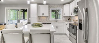 3 Mi to Main St: Modern New Paltz Home