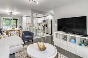 House (4 Bedrooms) | Interior