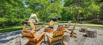 5 Mi to Mammoth Cave NP: Teepee Studio Escape