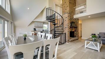 House (5 Bedrooms) | Interior