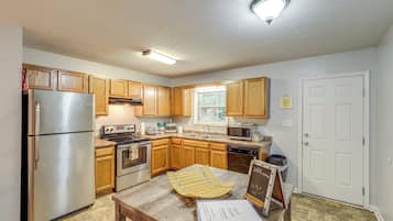 House (2 Bedrooms) | Interior