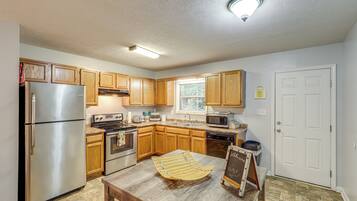 House (2 Bedrooms) | Interior