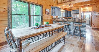 15 Mi to Hocking Hills: Secluded Cabin w/ Hot Tub