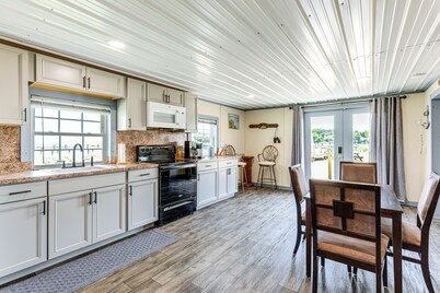Dock Access: Waterfront Cottage in Avenue!