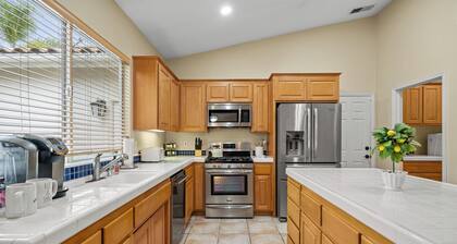 Explore Ramona's Vineyards: Tranquil Home w/ Yard