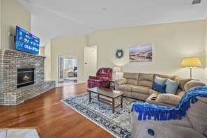 Interior - Explore Ramona's Vineyards: Tranquil Home w/ Yard (Ramona)