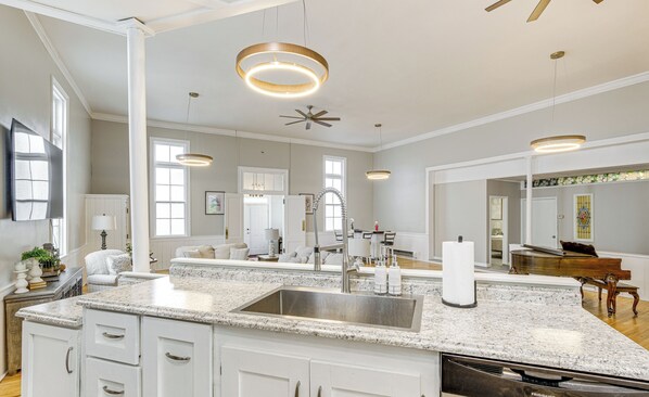 Interior - 4 Mi to Lake: Unique Family Retreat in Akron Area (Alliance)