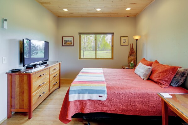 Interior - Fish, Hike & More! Home w/ Views in Stevensville (Stevensville)