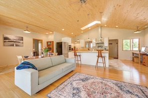 Casa (2 Bedrooms) | Interior