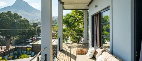 Apartment | Desk, Internet