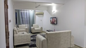 Apartment, 3 Bedrooms, Balcony, City View | Living room - Spacious Apartment in Dar es Salaam With City Views (Dar es Salaam)