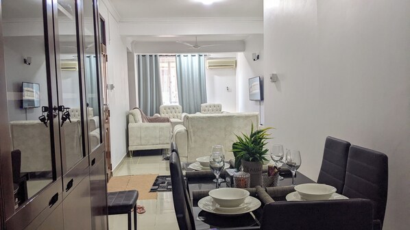 Apartment, 3 Bedrooms, Balcony, City View | Living room - Spacious Apartment in Dar es Salaam With City Views (Dar es Salaam)