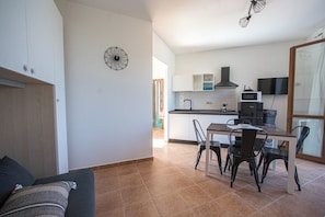 Superior Apartment, 1 Queen Bed with Sofa bed, Sea View, Tower | Private kitchen