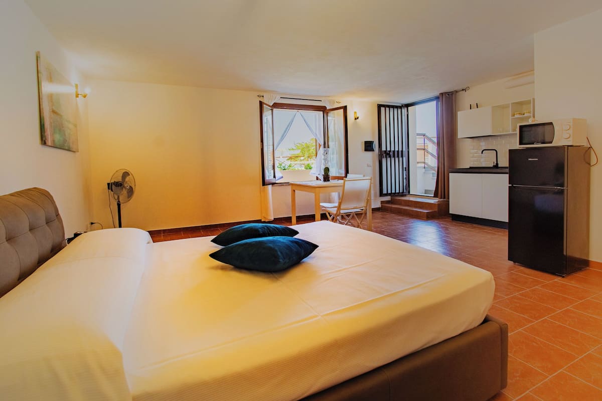 Standard Apartment, Courtyard View | 1 bedroom, iron/ironing board, free WiFi