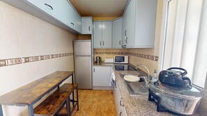 Fridge, microwave, oven, coffee/tea maker