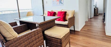 Comfort Apartment, 3 Bedrooms, Non Smoking, City View | Interior