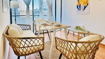Apartment | Dining