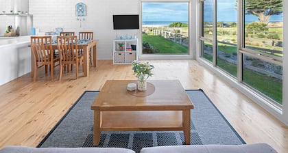 Steps away from the beach, walking distance to major attractions