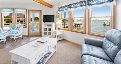 CV9B: Net House B - Waterfront studio with screened porch!