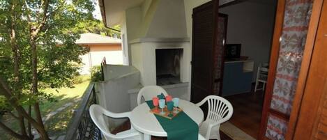 تناول الطعام بالخارج