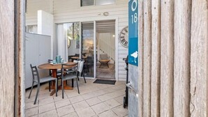 Unclassified image, 5 of 9, button - Oceanic Hideaway 18: 1  BR, 1  BA Apartment in Sorrento, Sleeps 4 (Sorrento)