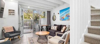 Oceanic Hideaway 18: 1  BR, 1  BA Apartment in Sorrento, Sleeps 4