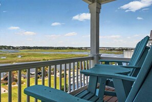 Property grounds - Parkers Peace-5 Bedroom, 5+Bath home on Jinx Creek, Come and enjoy the peace of dockside relaxation with a sunset view! (Ocean Isle Beach)