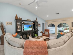 TV - 3 Bed Home Steps to the Beach I Heated Pool (Marco Island)